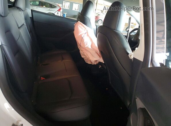 7SAYGDED1RF093999 2024 TESLA MODEL White Widok tylnych siedzeń