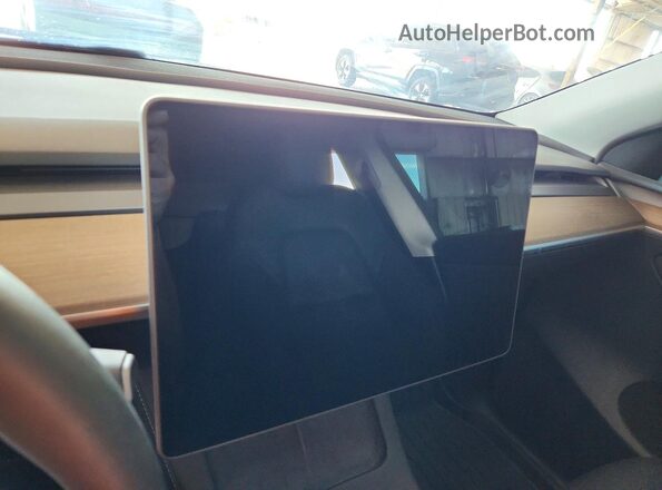 7SAYGDED1RF193049 2024 TESLA MODEL White Սարքավորումների վահանակի տեսք
