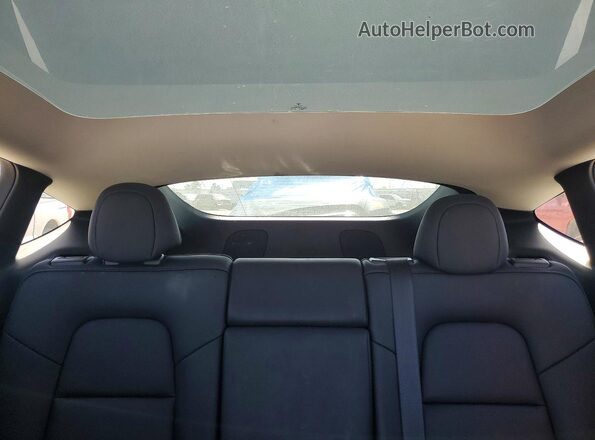 7SAYGDED1SA352400 2025 TESLA MODEL White Հետևի նստատեղերի տեսք
