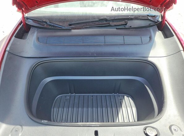 7SAYGDED1TA597036 2026 TESLA MODEL Красный Вид задней части салона