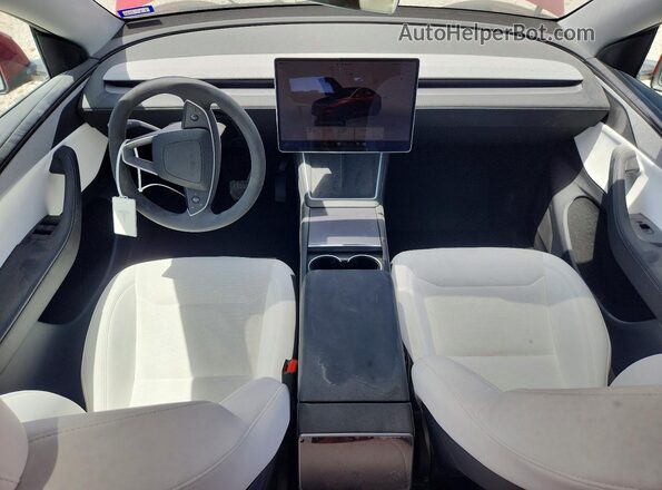 7SAYGDED1TA597036 2026 TESLA MODEL Красный Вид панели приборов