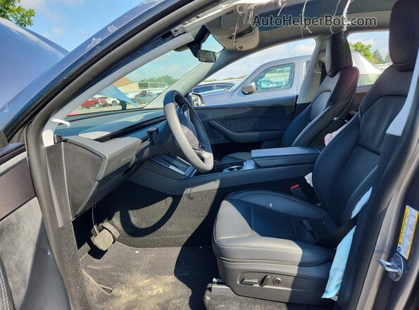 7SAYGDED1TF434132 2026 TESLA MODEL Gray Front interior view