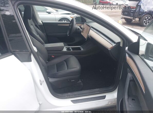 7SAYGDED2PF940316 2023 TESLA MODEL Y White წინა სალონის ხედი