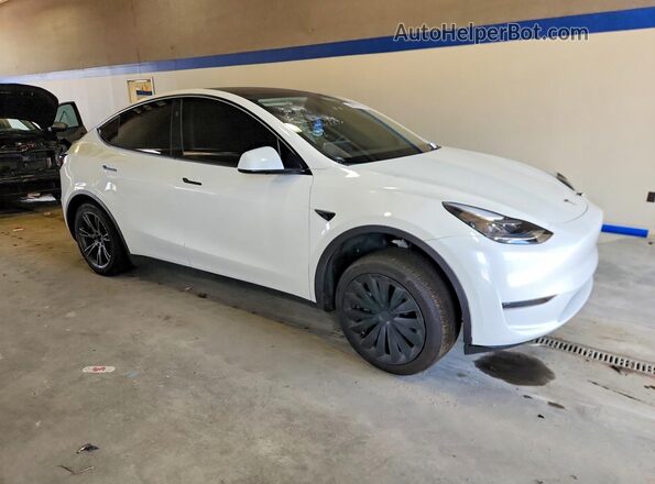 7SAYGDED2RF170234 2024 TESLA MODEL Белый Передняя правая четверть