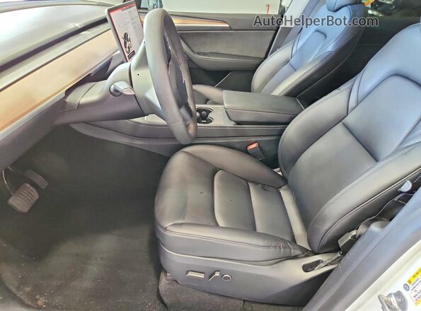 7SAYGDED2RF170234 2024 TESLA MODEL Белый Вид салона спереди