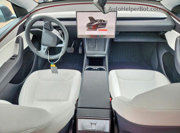 7SAYGDED2TA475124 2026 TESLA MODEL Gray Widok deski rozdzielczej