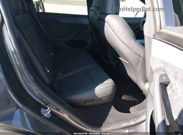7SAYGDED2TF585965 2026 TESLA MODEL Y Серый Вид наклейки с VIN-кодом