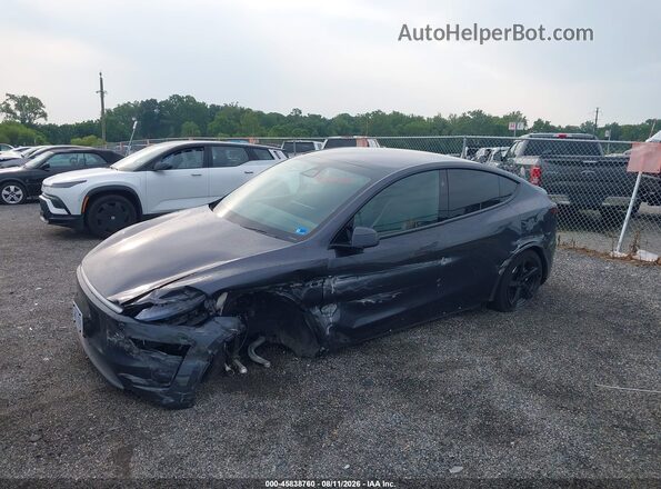 7SAYGDED2TF585965 2026 TESLA MODEL Y Серый Передняя левая четверть