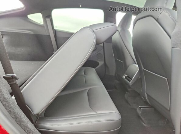 7SAYGDED2TF636381 2026 TESLA MODEL Красный Вид задних сидений