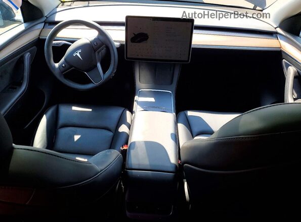 7SAYGDED3RF085340 2024 TESLA MODEL Серый Вид панели приборов