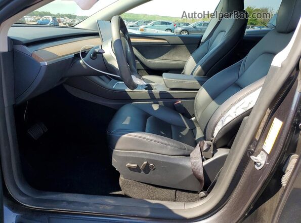 7SAYGDED3RF085340 2024 TESLA MODEL Серый Вид салона спереди