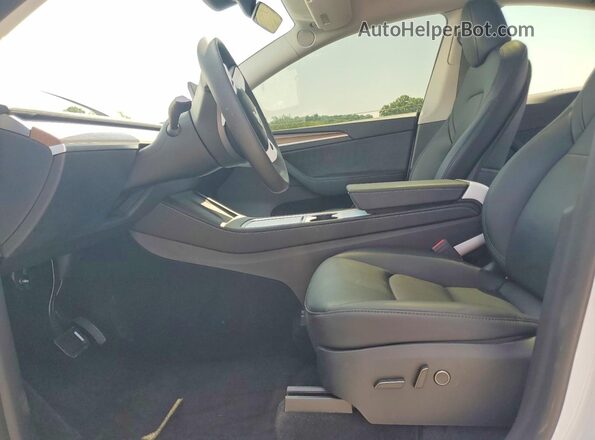 7SAYGDED3RF097794 2024 TESLA MODEL Белый Вид салона спереди