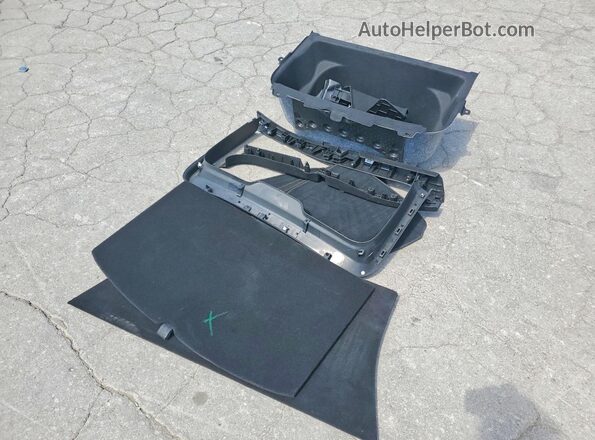 7SAYGDED3RF097794 2024 TESLA MODEL Белый Вид подкапотного пространства