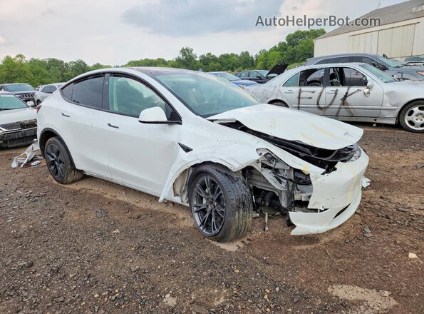 7SAYGDED3RF129160 2024 TESLA MODEL White Front right
