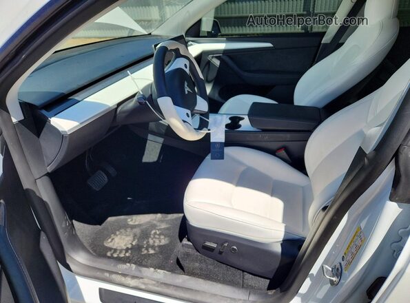 7SAYGDED4SF277419 2025 TESLA MODEL White Vista interior delantera