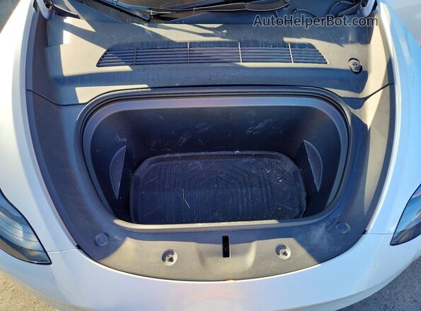 7SAYGDED4SF277419 2025 TESLA MODEL White Vista interior trasera