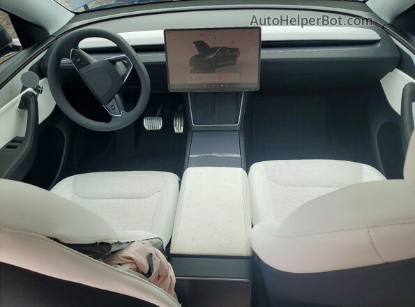7SAYGDED4TA582160 2026 TESLA MODEL Gray Vista del salpicadero