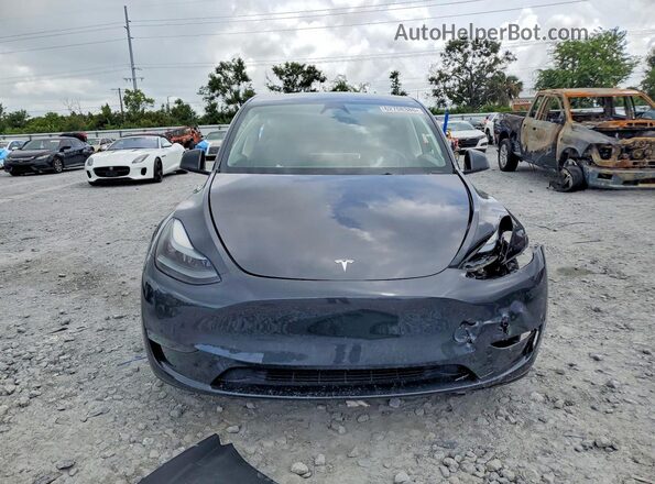 7SAYGDED5SF231825 2025 TESLA MODEL Gray Front view