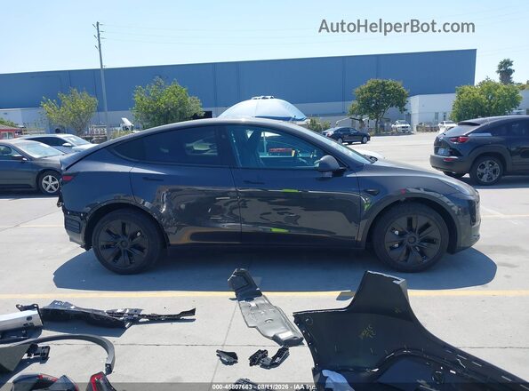 7SAYGDED5SF314090 2025 TESLA MODEL Y Gray 360 interior view
