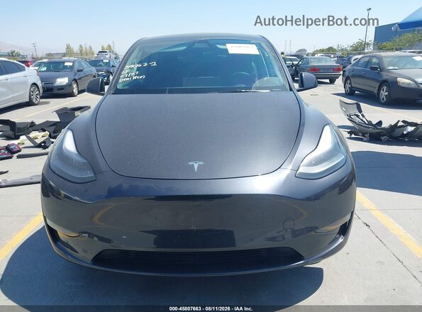 7SAYGDED5SF314090 2025 TESLA MODEL Y Gray Rear interior view