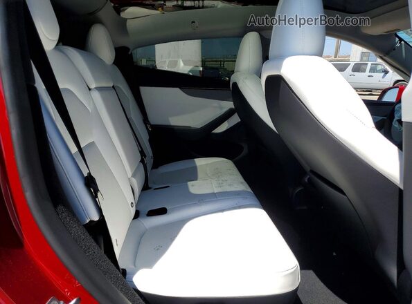 7SAYGDED5TF377045 2026 TESLA MODEL Красный Вид задних сидений