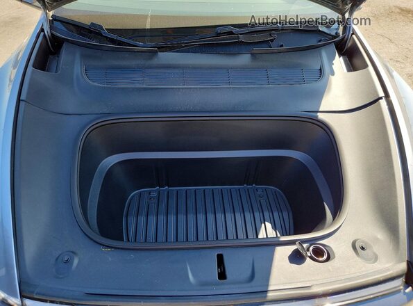 7SAYGDED5TF390975 2026 TESLA MODEL Silver Rear interior view