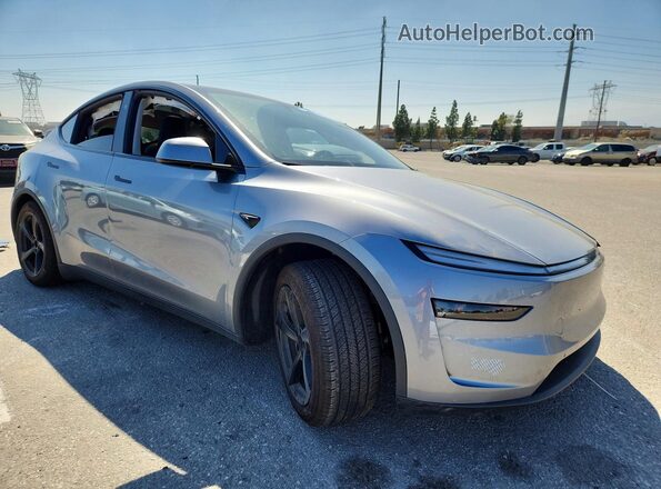 7SAYGDED5TF390975 2026 TESLA MODEL Silver Front right