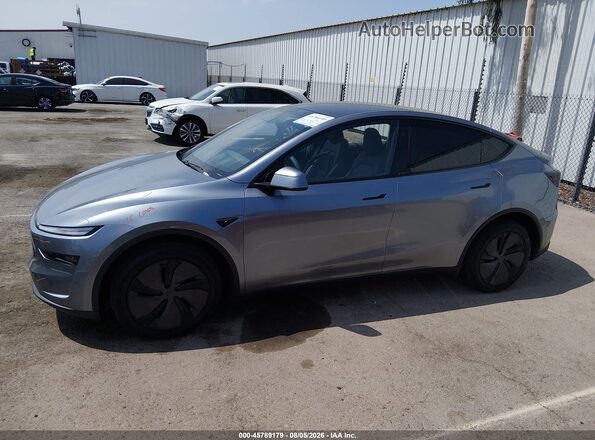 7SAYGDED5TF612706 2026 TESLA MODEL Y Gray 360 interior view