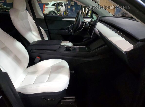 7SAYGDED6RF107413 2024 TESLA MODEL Black Widok wnętrza z przodu