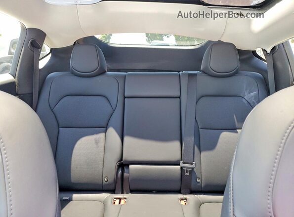 7SAYGDED6TF519984 2026 TESLA MODEL Silver Vista de los asientos traseros