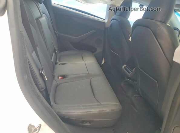 7SAYGDED7TA454852 2026 TESLA MODEL White Vista del compartimento del motor