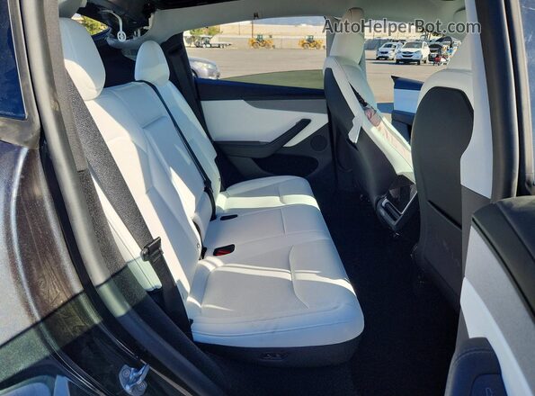 7SAYGDED7TF559054 2026 TESLA MODEL Charcoal უკანა სალონის ხედი