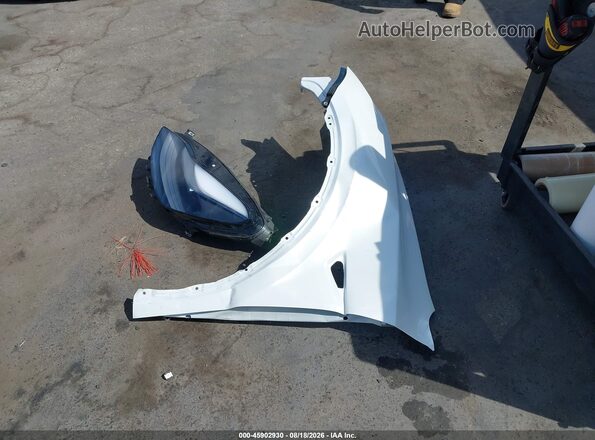7SAYGDED8RF126531 2024 TESLA MODEL Y White ხელსაწყოთა პანელის ხედი