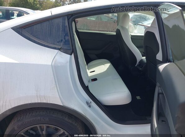 7SAYGDED8RF126531 2024 TESLA MODEL Y White VIN კოდის სტიკერის ხედი