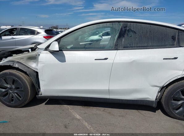 7SAYGDED8RF126531 2024 TESLA MODEL Y White 