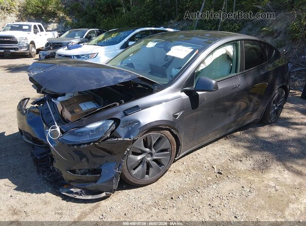 7SAYGDED8RF151154 2024 TESLA MODEL Y Черный Передняя левая четверть