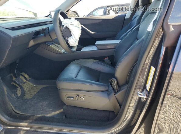 7SAYGDED8TA416918 2026 TESLA MODEL Gray Widok wnętrza z przodu