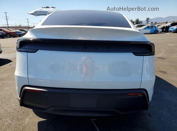 7SAYGDED8TF384863 2026 TESLA MODEL White Հետևի տեսք