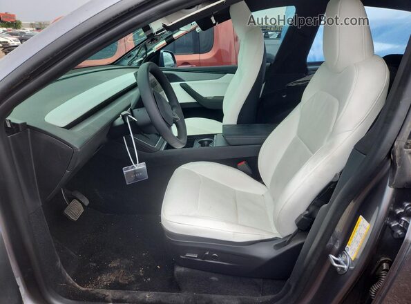7SAYGDED8TF575439 2026 TESLA MODEL Gray წინა სალონის ხედი