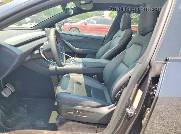 7SAYGDED8TF575666 2026 TESLA MODEL Угольный Вид салона спереди