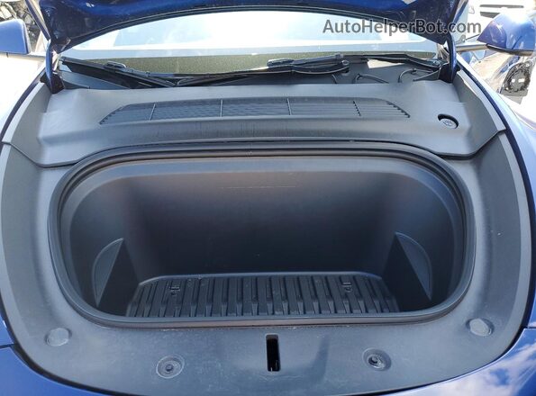 7SAYGDED9RF158114 2024 TESLA MODEL Blue Vista interior trasera