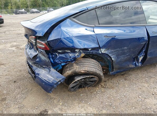 7SAYGDED9RF162888 2024 TESLA MODEL Y Blue Widok z przodu