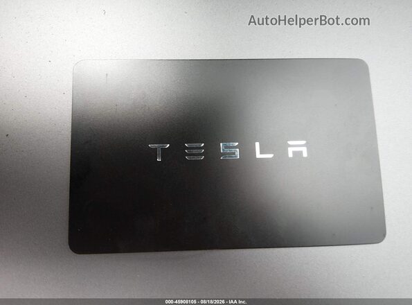 7SAYGDED9RF162888 2024 TESLA MODEL Y Blue Widok deski rozdzielczej