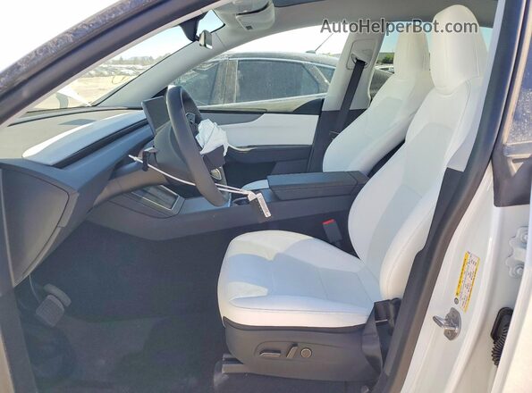 7SAYGDED9TF539405 2026 TESLA MODEL White Вид салону спереду
