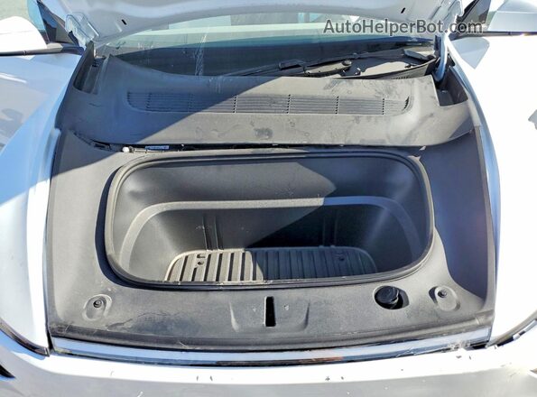 7SAYGDED9TF539405 2026 TESLA MODEL White Вид задньої частини салону