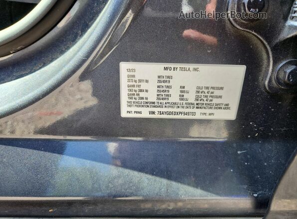 7SAYGDEDXPF949703 2023 TESLA MODEL Серый Вид наклейки с VIN-кодом