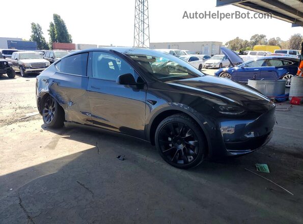7SAYGDEDXRF057938 2024 TESLA MODEL Серый Передняя правая четверть