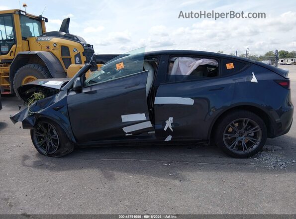 7SAYGDEDXSA378946 2025 TESLA MODEL Y Gray Rear interior view