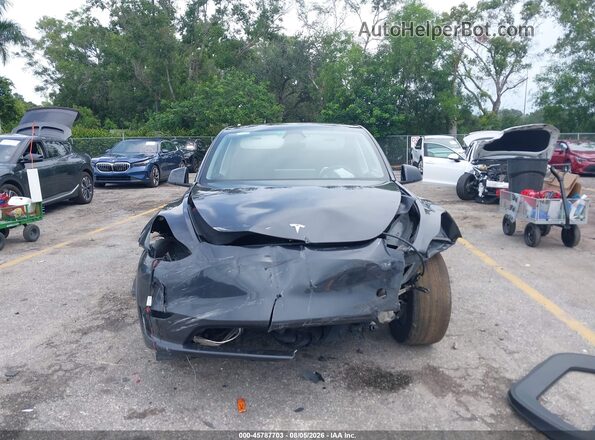 7SAYGDEDXSF260513 2025 TESLA MODEL Y Gray Вид спереду