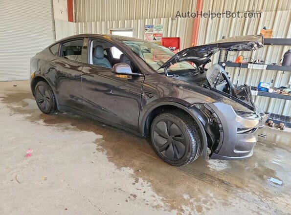7SAYGDEDXTA470429 2026 TESLA MODEL Gray Front right